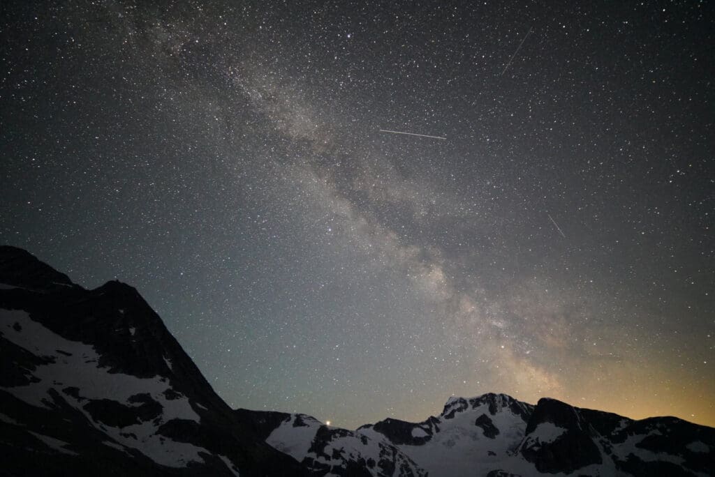 looking upward at the night sky and milky way from wedgemount lake
